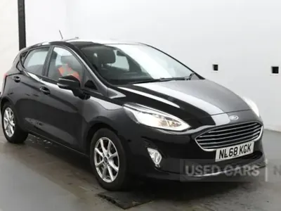 Used Ford Fiesta Zetec 70 HP (51 kW) 2018 Black Hatchback