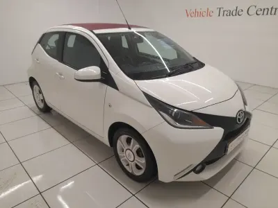 Used Toyota Aygo 69 HP (50 kW) 2017 White Hatchback