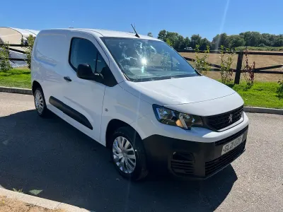 Used Peugeot Partner 131 HP (96 kW) 2021 White MPV
