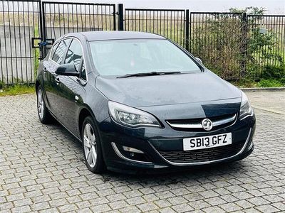 Second-hand Vauxhall Astra SRi 2013 Negru Hatchback