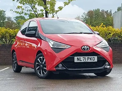 Used Toyota Aygo Trend 72 HP (52 kW) 2021 Red Hatchback