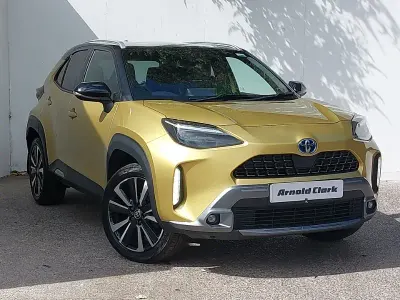 Used Toyota Yaris Hybrid Edition 116 HP (85 kW) 2022 Yellow Estate