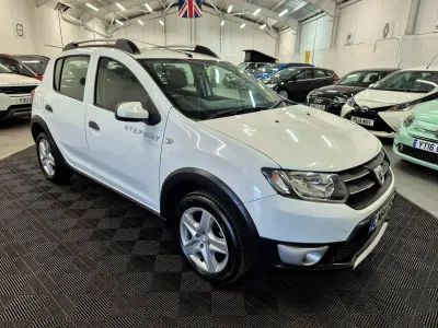 Used Dacia Sandero Lauréate 2014 White Hatchback