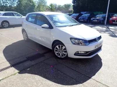 Usado VW Polo SE 60 HP (44 kW) 2015 Branco Citadino