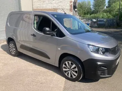 Used Peugeot Partner Premium 100 HP (73 kW) 2023 Grey MPV