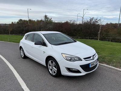 White Used 2013 Vauxhall Astra SRi Hatchback | £5,395 (A bit pricey)
