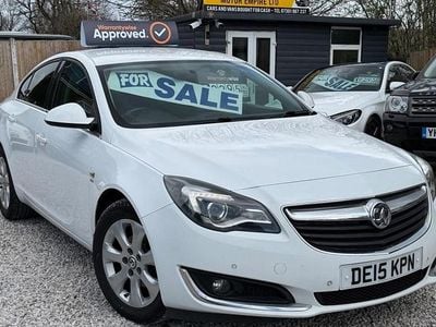 Used Vauxhall Insignia SRi 140 HP (102 kW) 2015 White Hatchback