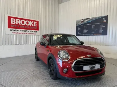 Used Mini Cooper D Hatch 116 HP (85 kW) 2015 Red Hatchback