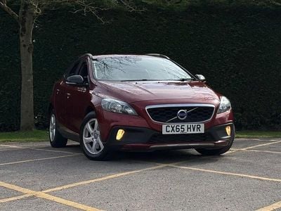 Used Volvo V40 SE 2015 Red Hatchback