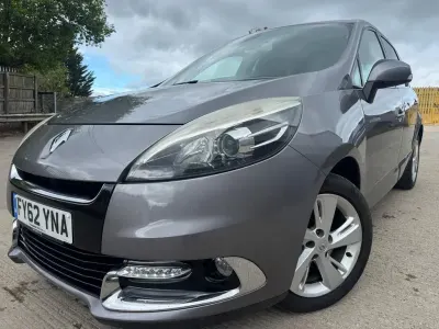 Usado Renault Scénic III Dynamique 110 HP (80 kW) 2012 Cinzento Monovolume