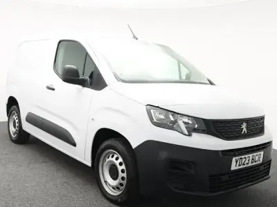 Second-hand Peugeot Partner Premium 131 CP (96 kW) 2023 Alb Monovolum