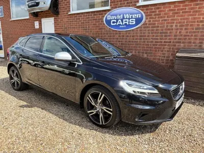 Used Volvo V40 R-Design 122 HP (89 kW) 2019 Black Hatchback