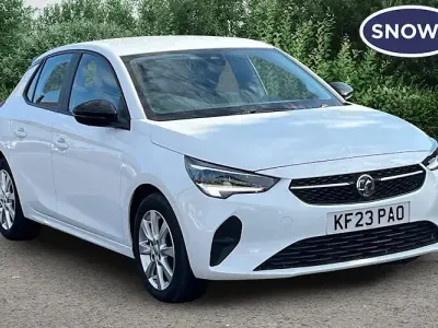 Used Vauxhall Corsa Design Edition 101 HP (74 kW) 2023 White Hatchback
