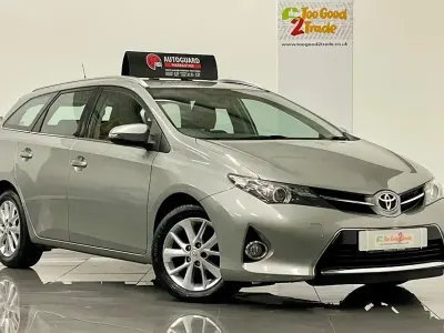 Used Toyota Auris Touring Sports 88 HP (64 kW) 2015 Estate