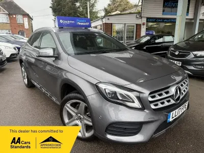 Usado Mercedes GLA200 AMG Line Premium 136 HP (100 kW) 2017 Cinzento SUV