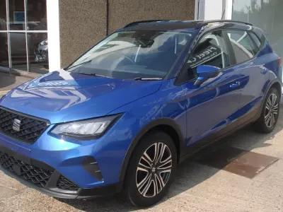 Used Seat Arona SE Technology 2023 Sapphire blue metallic SUV