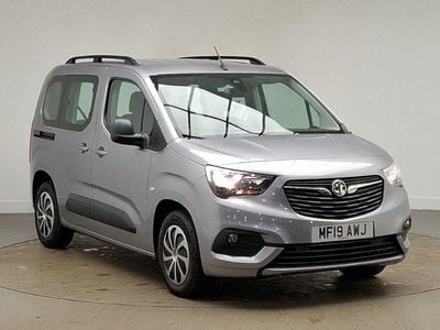 Used Vauxhall Combo Design Edition 130 HP (95 kW) 2019 Grey MPV