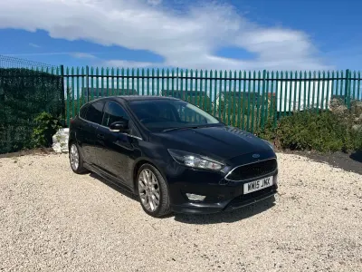 Used Ford Focus Zetec 120 HP (88 kW) 2015 Black Hatchback
