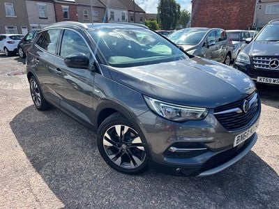 Used Vauxhall Grandland X Sport 130 HP (95 kW) 2018 Grey SUV