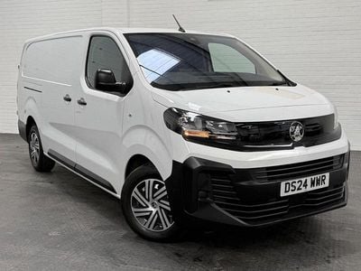 Used Vauxhall Vivaro 143 HP (105 kW) 2024 White MPV
