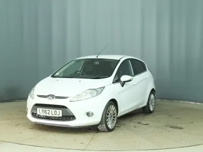 Used Ford Fiesta Titanium 96 HP (70 kW) 2012 White Hatchback