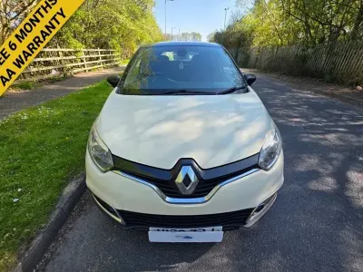 Used Renault Captur Dynamique 90 HP (66 kW) 2016 Cream/black SUV
