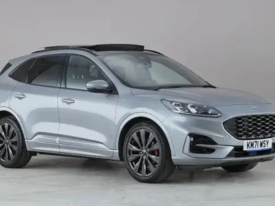 Käytetty Ford Kuga ST-Line X 120 HP (88 kW) 2021 Hopea Katumaasturi