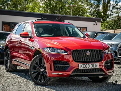 Used Jaguar F-Pace R-Sport 300 HP (220 kW) 2018 Red SUV