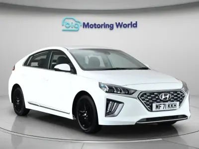 Used Hyundai Ioniq Premium 141 HP (103 kW) 2021 White Hatchback