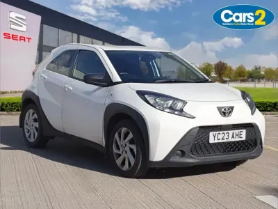 Używany Toyota Aygo X PURE 72 KM (52 kW) 2023 Biały SUV