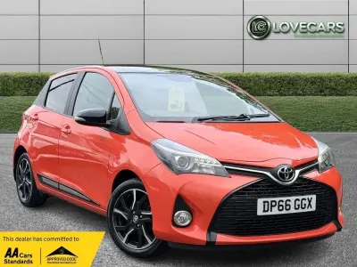 Usado Toyota Yaris Edition 99 HP (72 kW) 2016 Laranja Citadino