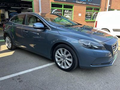 Usado Volvo V40 SE Lux 2012 Azul Citadino