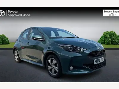 Used Toyota Yaris 114 HP (83 kW) 2025 Green Hatchback
