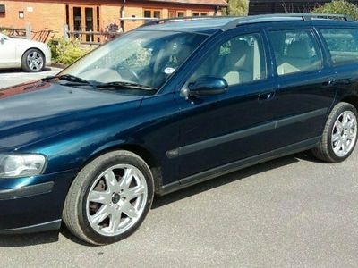 used Volvo V70 2.4