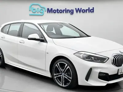Używany BMW 118 M Sport 136 KM (100 kW) 2024 Biały Hatchback