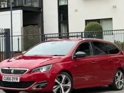 Used Peugeot 308 SW GT-line 150 HP (110 kW) 2016 Red Estate