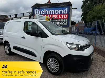 Used Citroën Berlingo Start 75 HP (55 kW) 2021 White MPV