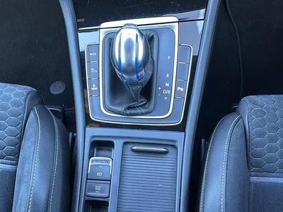 Used VW Golf VII Advance 200 HP (147 kW) 2018 White Hatchback