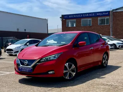 Used Nissan Leaf Tekna 110 kW (150 HP) 2021 Red Hatchback