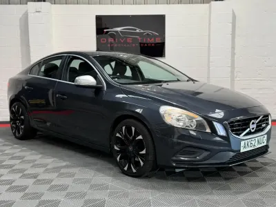 Usado Volvo S60 R-Design 115 CV (84 kW) 2012 Gris Berlina