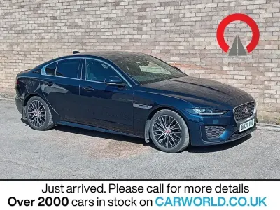 Używany Jaguar XE R-Dynamic 180 KM (132 kW) 2020 Niebieski Sedan/Limuzyna