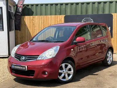 Used Nissan Note Tekna 110 HP (80 kW) 2011 Red Hatchback