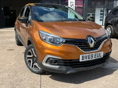 Used Renault Captur Iconic 90 HP (66 kW) 2019 Orange SUV