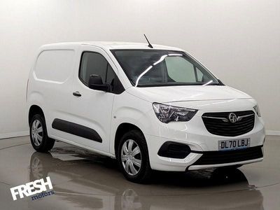 Used Vauxhall Combo Sportive 101 HP (74 kW) 2020 White jade MPV