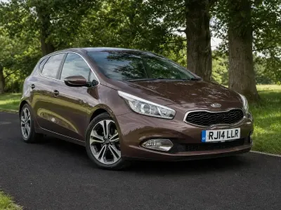 Used Kia Ceed 128 HP (94 kW) 2014 Brown Hatchback