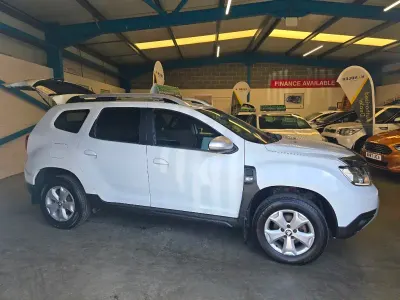 Usado Dacia Duster Comfort 114 HP (83 kW) 2018 Branco SUV
