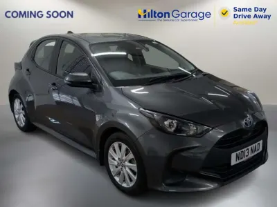 Używany Toyota Yaris Hybrid 2021 Szary Hatchback