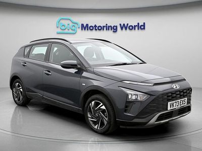 Begagnad Hyundai Bayon SE 101 HK (74 kW) 2023 Grå SUV