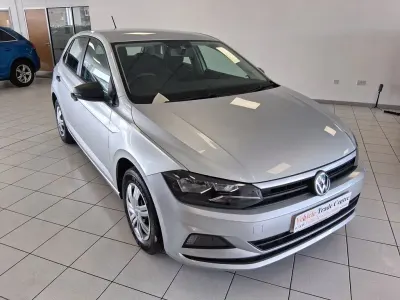 Używany VW Polo S 65 KM (47 kW) 2018 Srebrny Hatchback