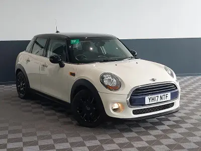 Used Mini Cooper 136 HP (100 kW) 2017 White Hatchback